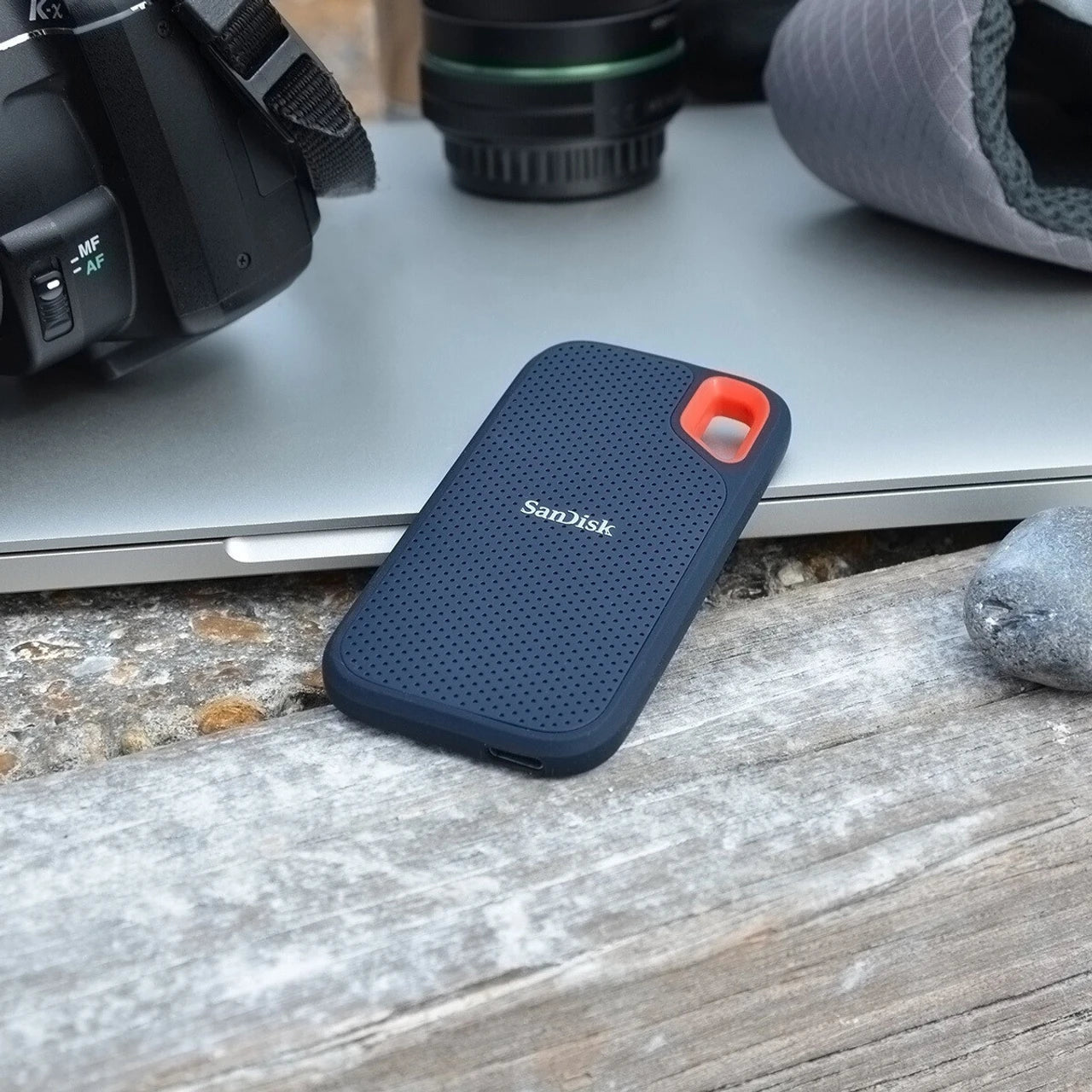 SanDisk (E61) 1TB External SSD | USB 3.2 Type-C | 1050MB/s | Windows, Mac & Android